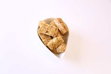 De knapperige Geroosterde van de Clustersnacks van de Notennoot Snacks van het de Suiker Zoete Suikergoed met Halal Certifiactes