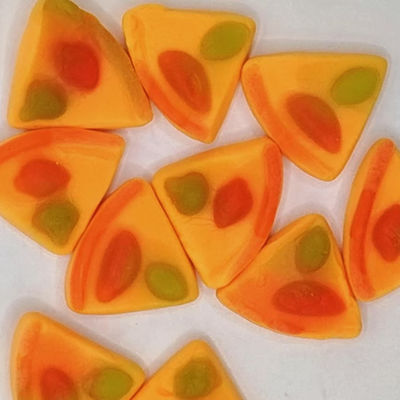 Grappig gevormde kauwgommen Kleurrijke plakjes en creatieve vormen