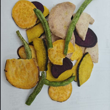 Fruit and Vegetable Chips met fruit en groentenchip