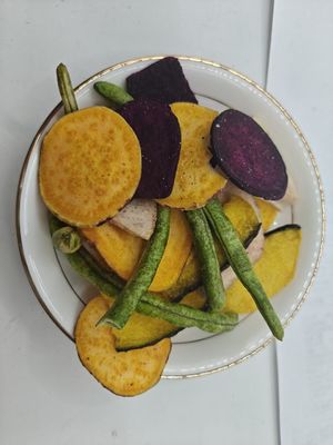 Fruit and Vegetable Chips met fruit en groentenchip