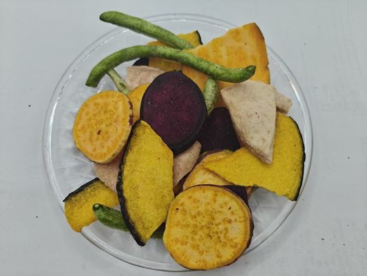 Fruit and Vegetable Chips met fruit en groentenchip