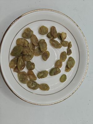 Zwartgoud knoflook met smaragdbroedbonen