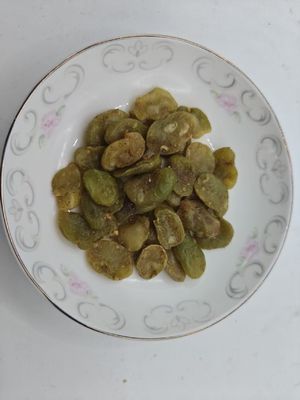 Zwartgoud knoflook met smaragdbroedbonen