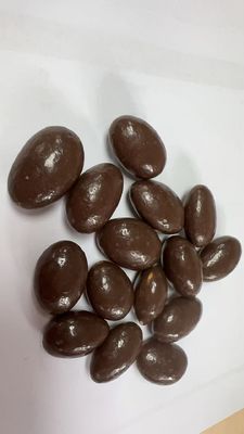 Met chocolade omhulde noten (amandelen) & Met yoghurtchocolade omhulde noten (amandelen)