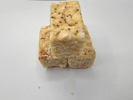 Saqima Gebak Traditionele Chinese Honingsnack Licht Knapperig Geen Kunstmatige Smaakstoffen Goed voor Milt & Maag