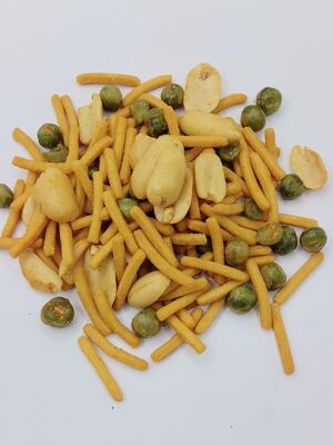 Drievoudig knapperige bonen gemengd met stokjes - Perfecte smakelijke smaak Klaar te eten sojabonen snacks