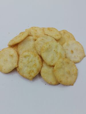 Premium rijstcrackers met een lichte en knapperige textuur, afzonderlijk verpakt voor versheid