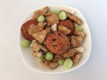 De heerlijke Bevat Micro-elementen van de Mengelingssnacks van de Rijstcracker Goed voor Maag