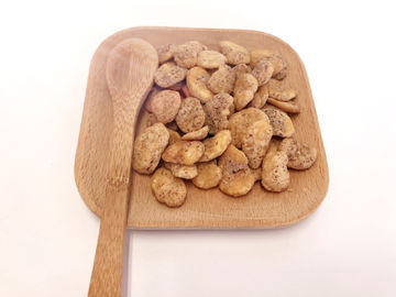 Met een laag bedekte de Tuinboonsnack van Shell Poeder, Geroosterd het Knoflookaroma van de Tuinbonenvoeding