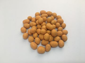 De knapperige Bloem Met een laag bedekte vitamine van de pinda'svoeding bevat het Kruidige aroma van het snackvoedsel
