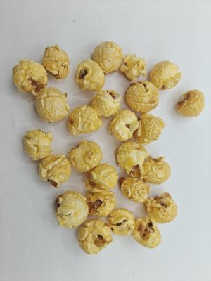 Geurgeblasen popcorn