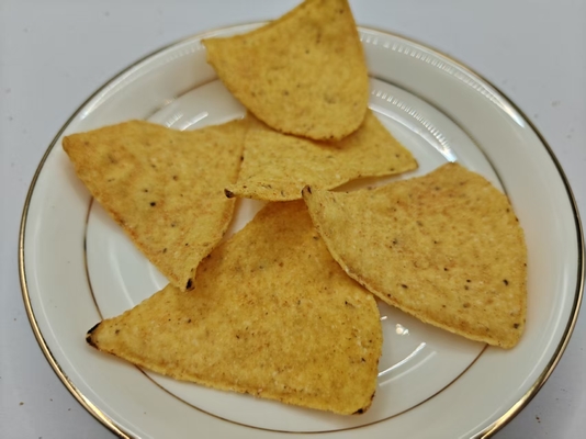 Tomaten smaakrijke maïschips voor smaakvolle snackliefhebbers